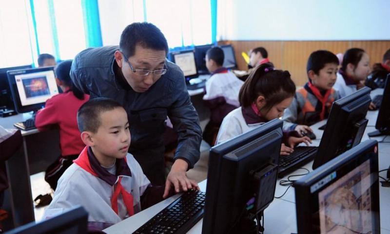 Çində internet istifadəçilərinin sayı 800 milyonu ötüb