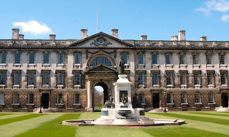 “King’s College London” ali təhsil müəssisəsi təqaüd proqramı elan edir